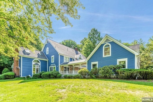 176 Forest Rd, Allendale, NJ 07401