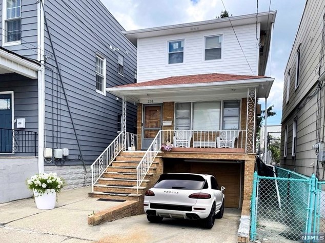 201 Hoyt St, Kearny, NJ 07032