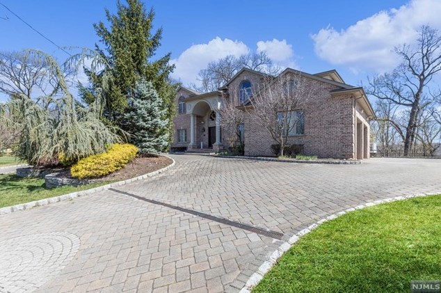 104 11th St, Cresskill, NJ 07626