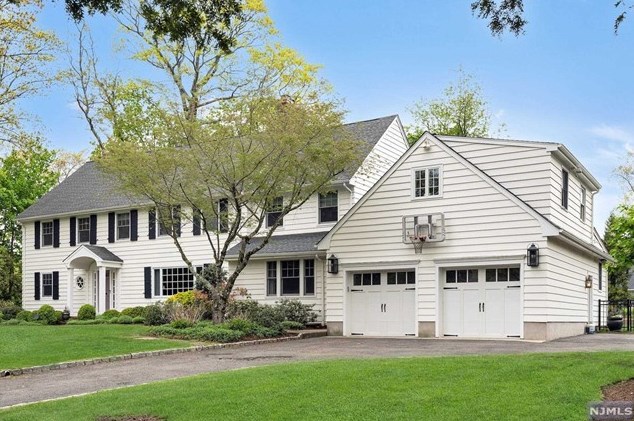 61 California St, Ridgewood, NJ 07450