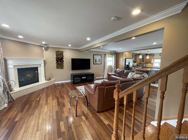 60 Beucler Pl, Bergenfield, NJ 07621