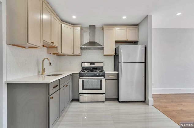 170 Cedar St #2, Cliffside Park, NJ 07010