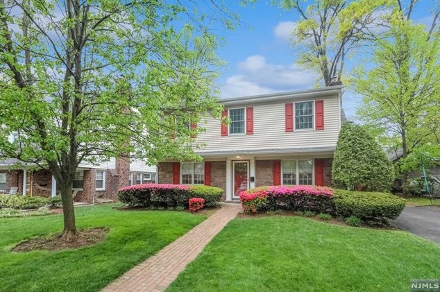 1160 Emerson Ave, Teaneck, NJ 07666