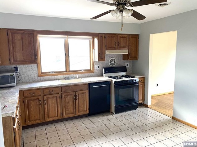 54 Park Row #1st Floor, Wallington, NJ 07057