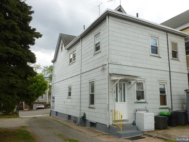 13 Maple St #2, Outwater, NJ 07026