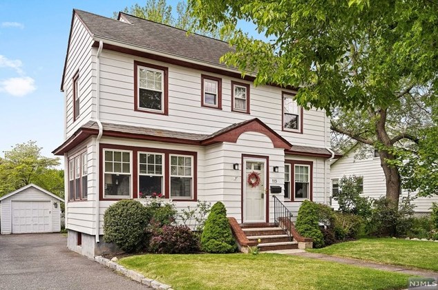 113 Stone St, Maywood, NJ 07607