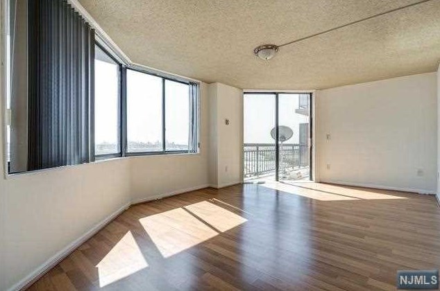 2101 Harmon Cove Tower, Secaucus NJ  07094-1723 exterior