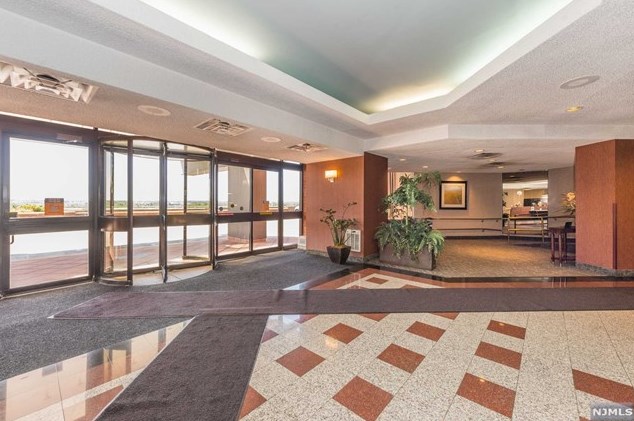 2101 Harmon Cove Tower, Secaucus NJ  07094-1723 exterior