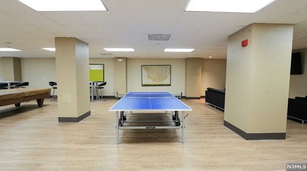 2101 Harmon Cove Tower, Secaucus NJ  07094-1723 exterior