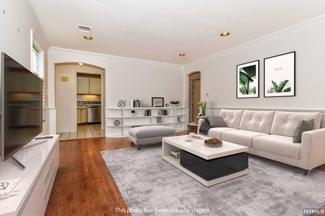 431 Cambridge Rd, Ridgewood, NJ 07450