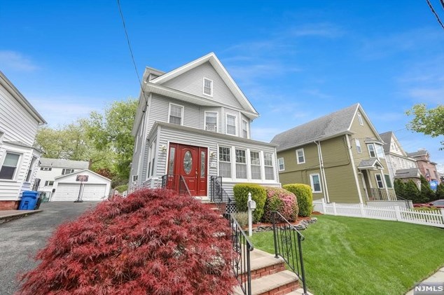32 Riverview Ave, Rutherford, NJ 07070-2226