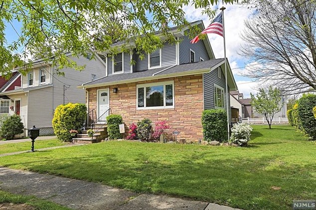 58 4th St, Ridgefield Park, NJ 07660