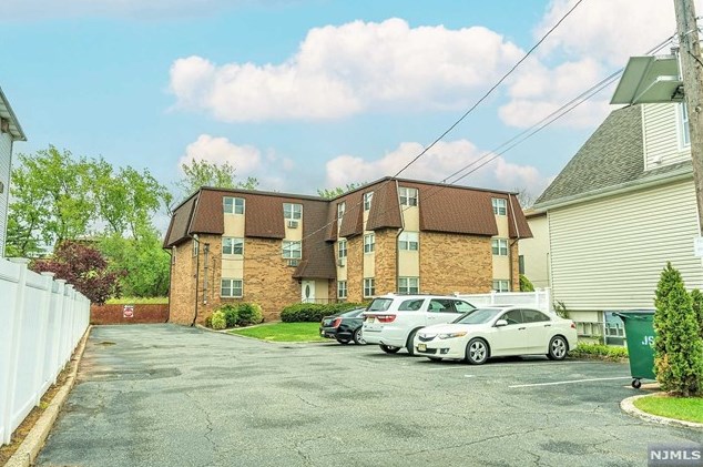 1138 Farm Rd #a, Secaucus, NJ 07094