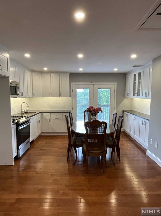 53 Willow Ave #2, Wallington, NJ 07057