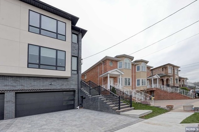 524 Roff Ave #b, Palisades Park, NJ 07650
