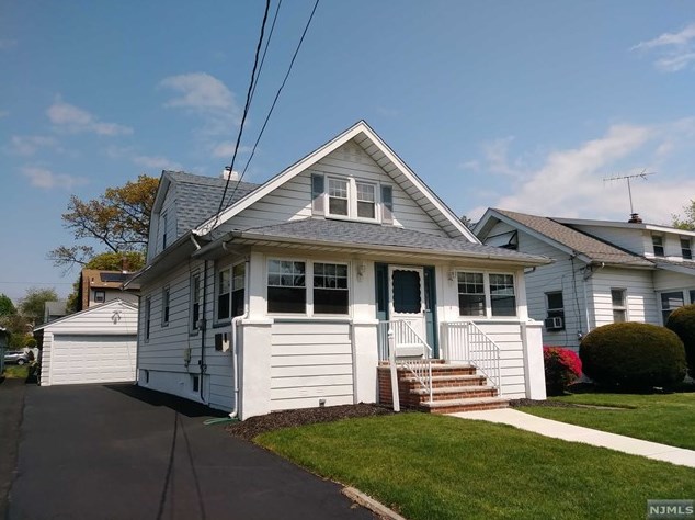 22 Taylor Ave, Paterson, NJ 07506-1217