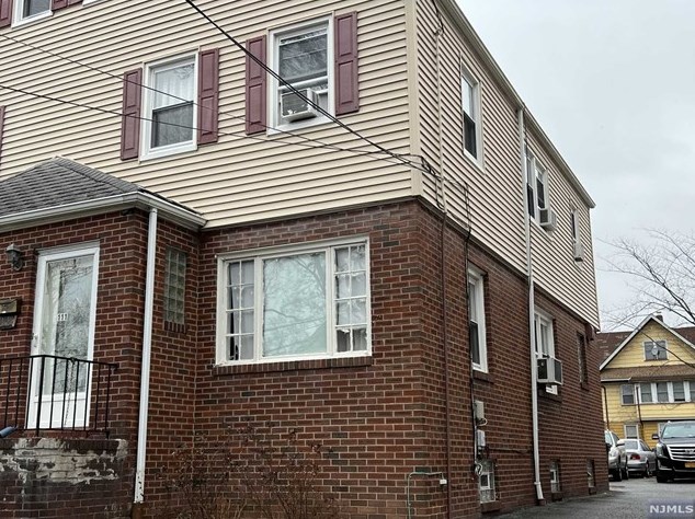 111 Homestead Pl, Bogota, NJ 07603