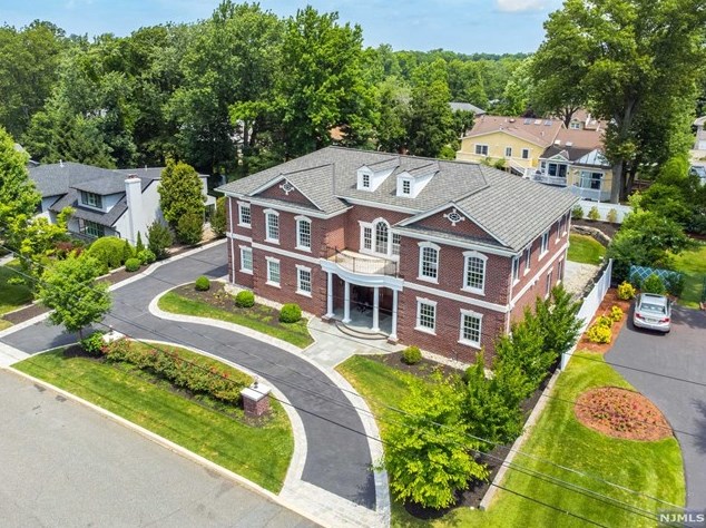 11 Kim Hunter Rd, Englewood, NJ 07632