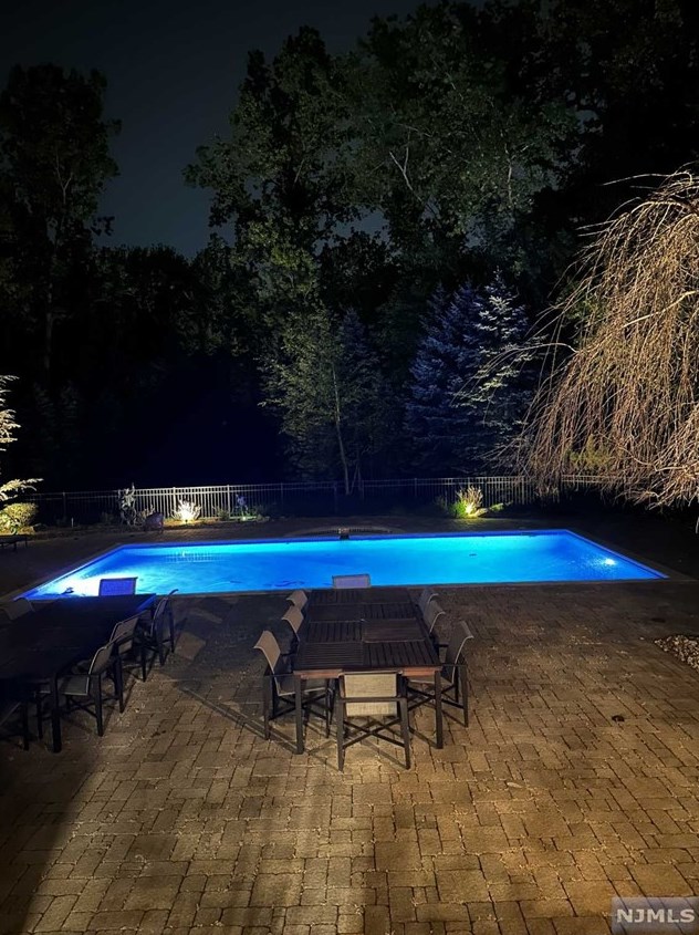 101 Essex Dr, Tenafly NJ  07670-2331 exterior