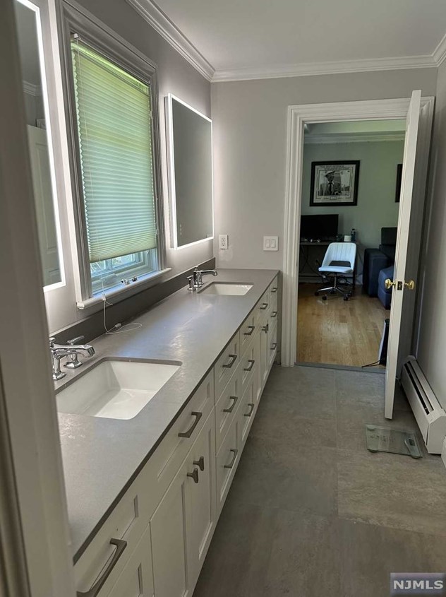 101 Essex Dr, Tenafly NJ  07670-2331 exterior