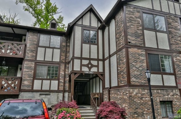 3512 Whittier Ct, Mahwah, NJ 07430