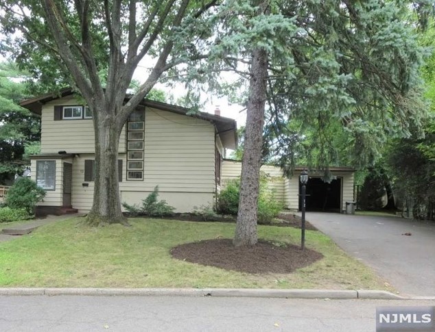 12 Cherry St, Tenafly NJ  07670-2802 exterior