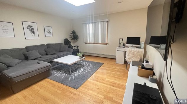 456 Victor St, Saddle Brook NJ 07663-6118 exterior