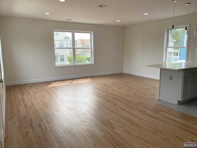 275 18th Ave, Paterson NJ  07504-1601 exterior