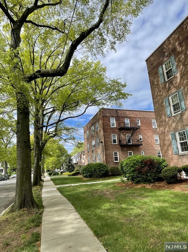 126 Hackett Pl #101-a, Rutherford, NJ 07070