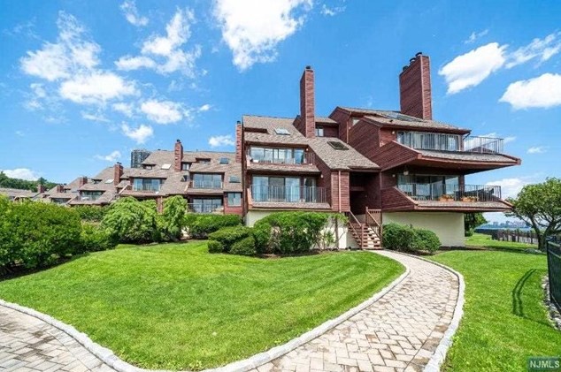 5 North Cove Ln #5d, North Bergen, NJ 07047