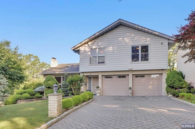 38 Ash St, Englewood, NJ 07632