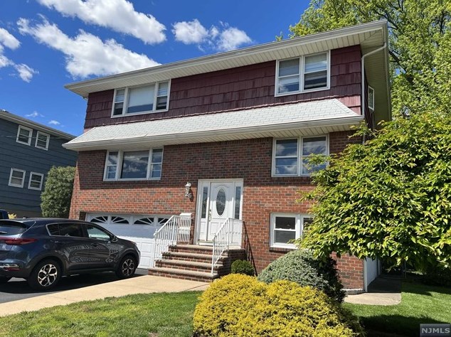 25 Wilson St, Little Ferry, NJ 07643-1329