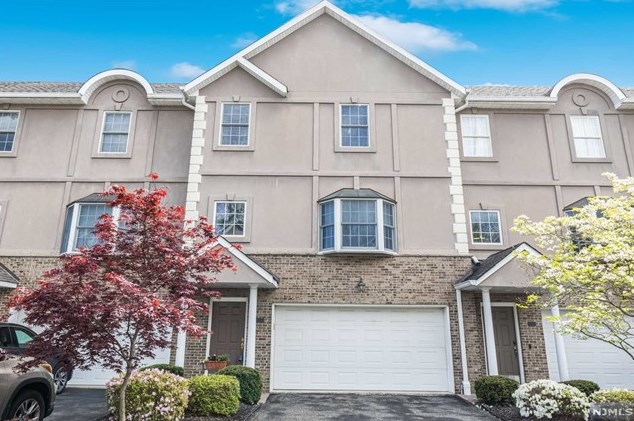 140 Demarest Ln, Montvale, NJ 07645