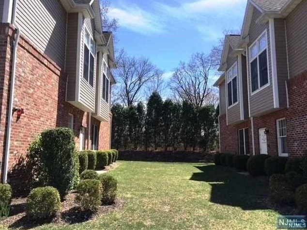 14 Hemlock Ln, Tenafly, NJ 07670