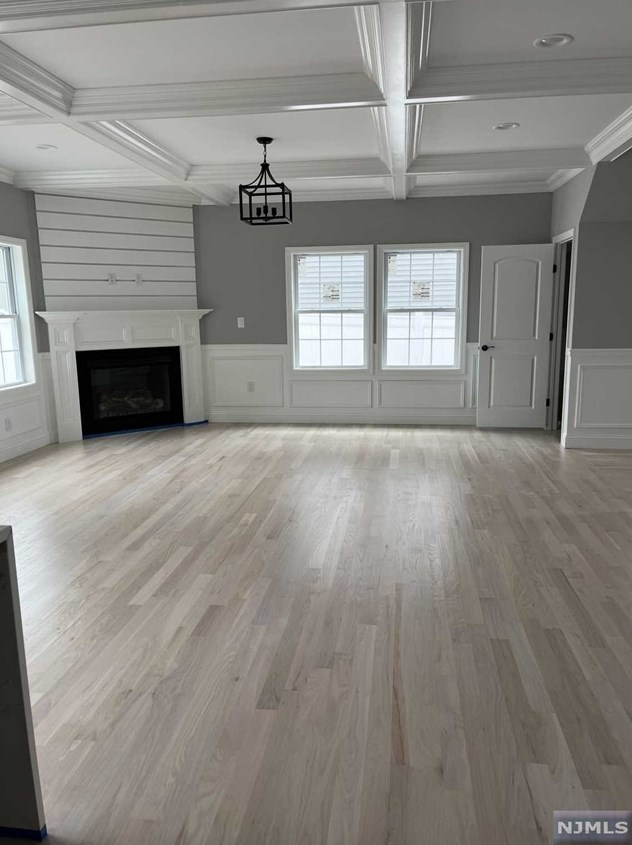 445 Beech Ave, Paramus NJ  07652-5731 exterior