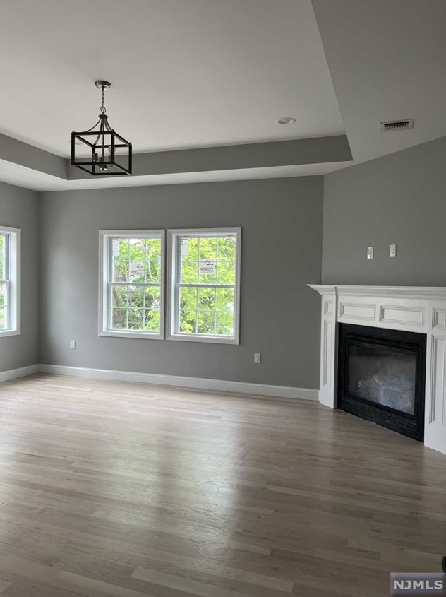 445 Beech Ave, Paramus NJ  07652-5731 exterior