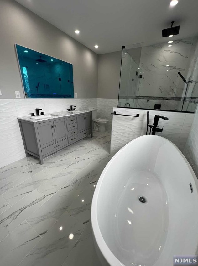 445 Beech Ave, Paramus NJ  07652-5731 exterior