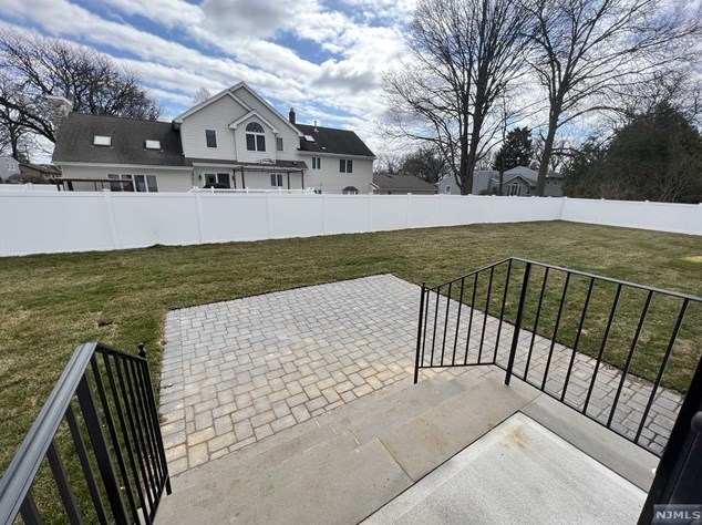 445 Beech Ave, Paramus NJ  07652-5731 exterior