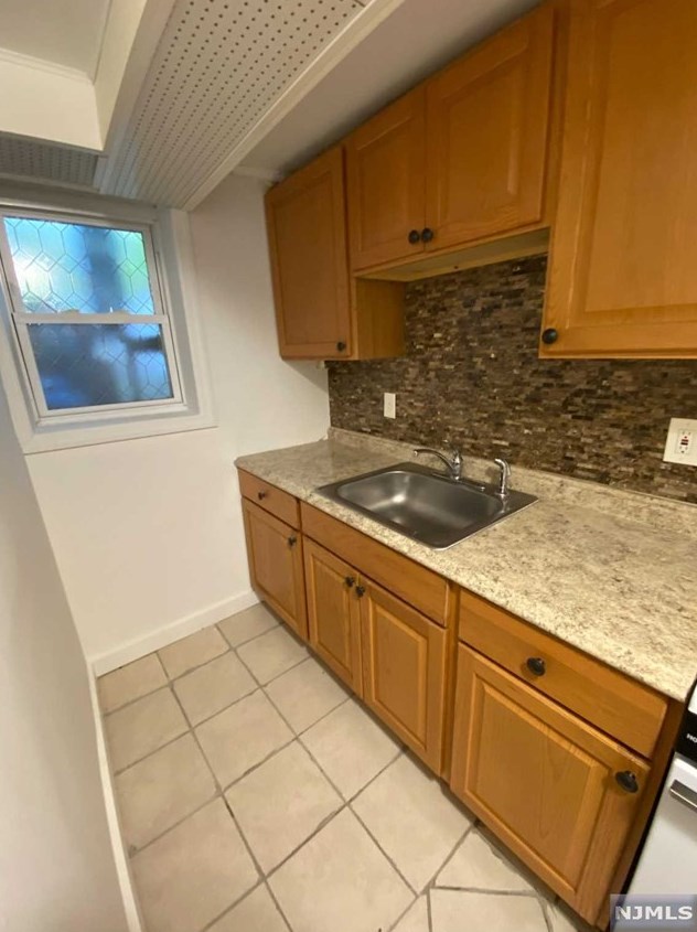 6115 Washington St, West New York, NJ 07093