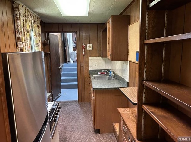 35 Plane St, Midland Pk, NJ 07432