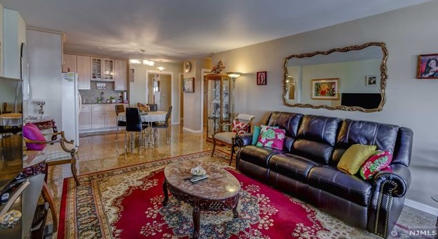 380 Mountain Rd #2115, Union City, NJ 07087