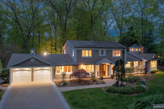 15 Cypress Peak Ln, Montvale, NJ 07645
