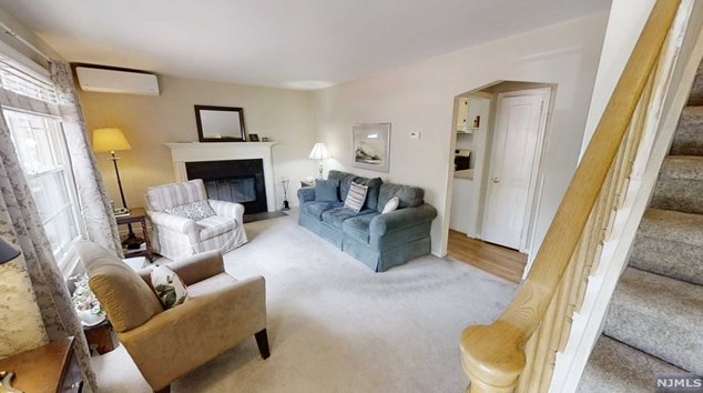 68 Cedar St, Midland Pk, NJ 07432-1102