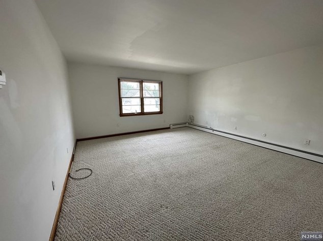 285 Livingston Ave #2nd Fl, Lyndhurst, NJ 07071