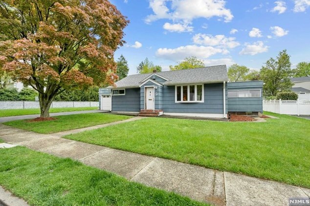 111 Brookfield Rd, Dumont, NJ 07628