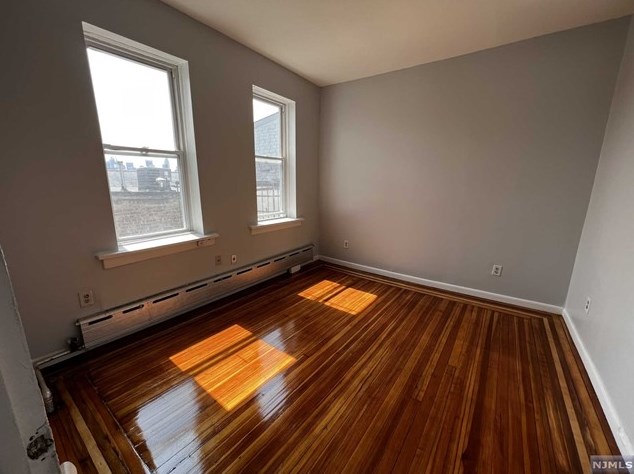 24-26 50th St #d1, Union City, NJ 07086