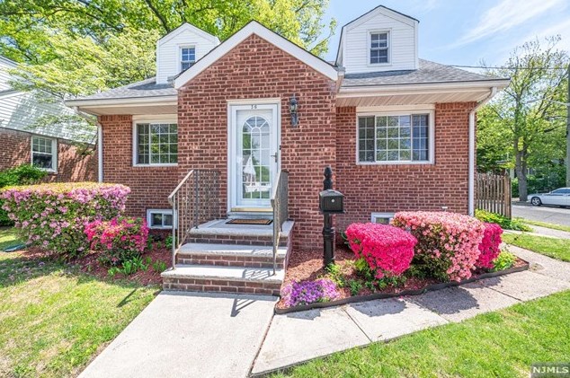 36 Berdan St, Rochelle Park, NJ 07662
