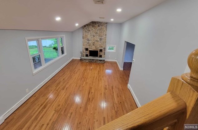 11 Chestnut St, Cresskill, NJ 07626