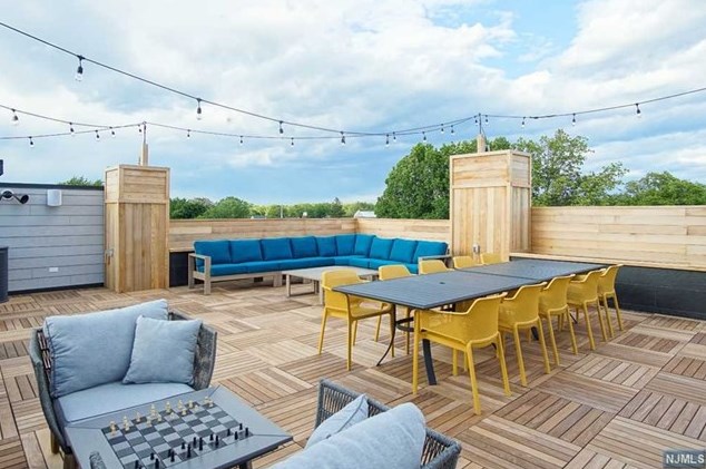 15 W Johnson Ave #216, Bergenfield, NJ 07621