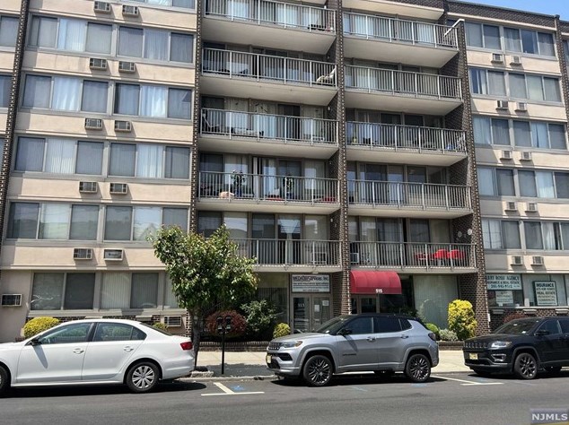 515 Anderson Ave #3d, Cliffside Park, NJ 07010